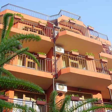 Terra Guest House Ravda Esterno foto