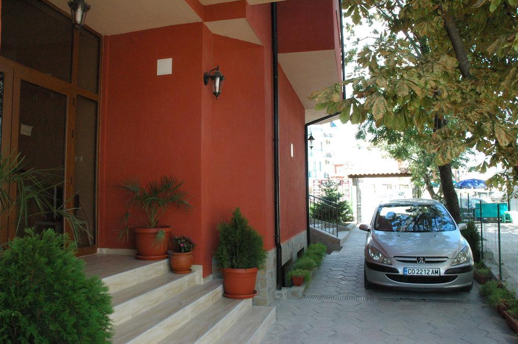 Terra Guest House Ravda Esterno foto
