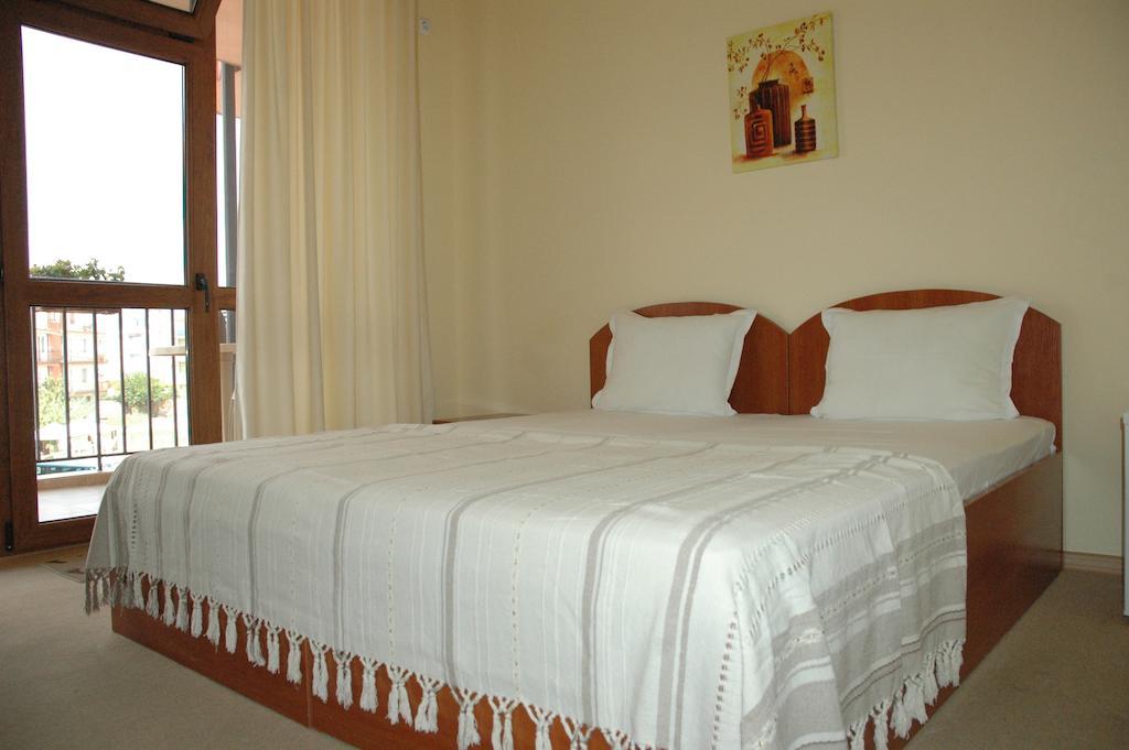 Terra Guest House Ravda Camera foto