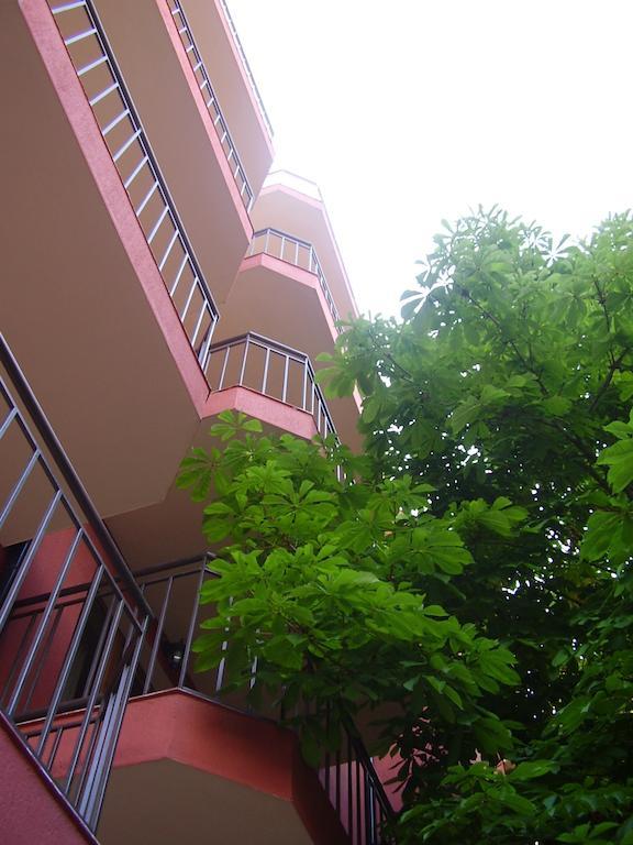 Terra Guest House Ravda Esterno foto