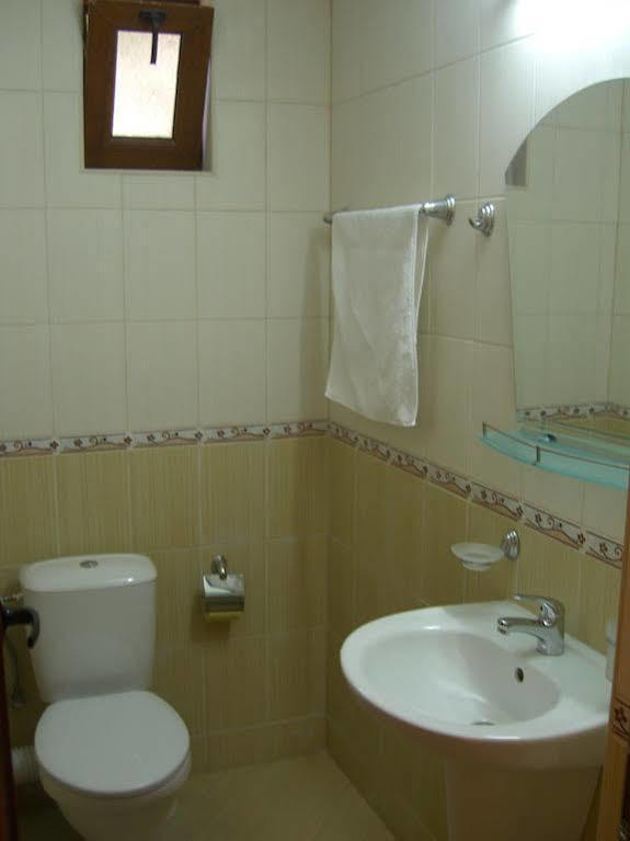Terra Guest House Ravda Esterno foto